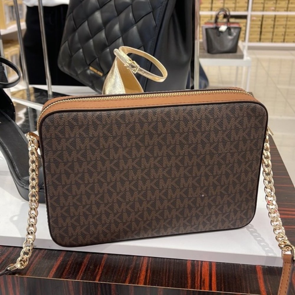Michael Kors Large Jet Set Item East West Crossbody Brown - Picture 12 of 16